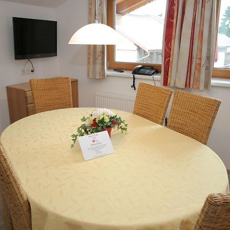 Charming Apartment In Uderns With Balcony Buitenkant foto