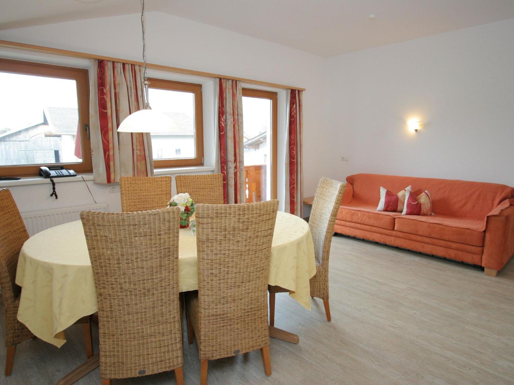 Charming Apartment In Uderns With Balcony Buitenkant foto