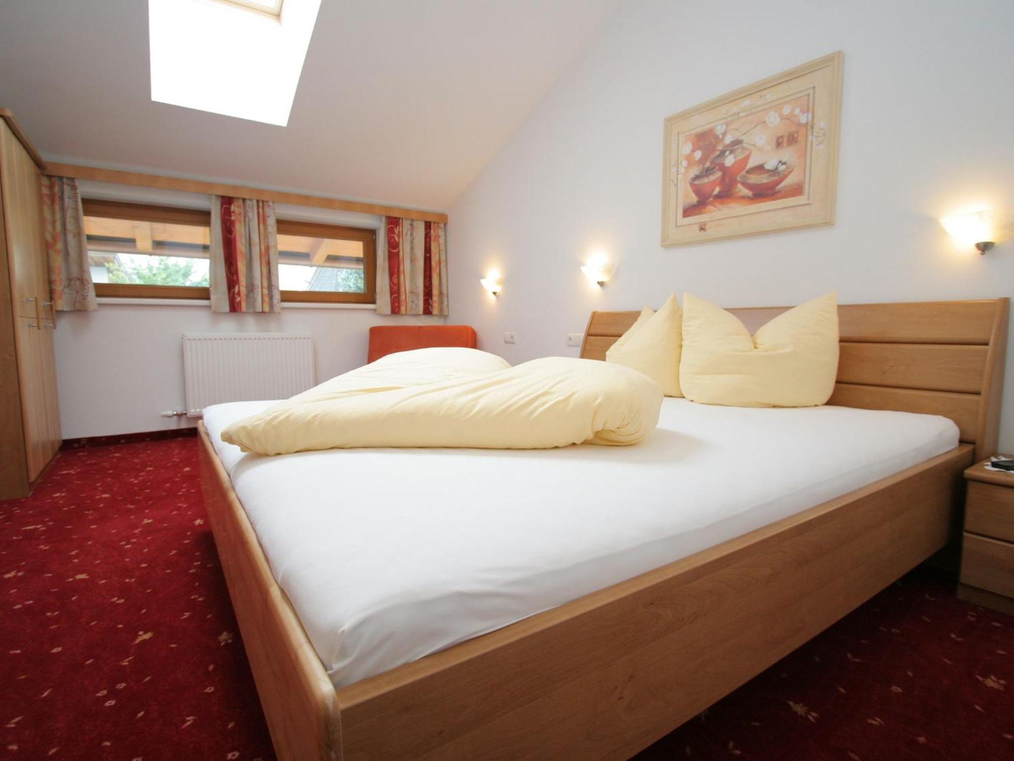 Charming Apartment In Uderns With Balcony Buitenkant foto