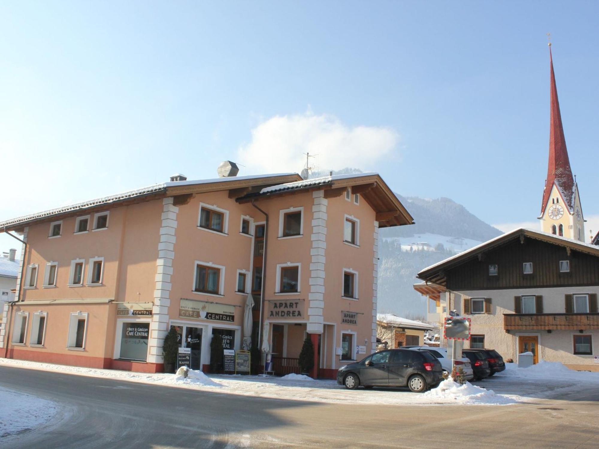 Charming Apartment In Uderns With Balcony Buitenkant foto