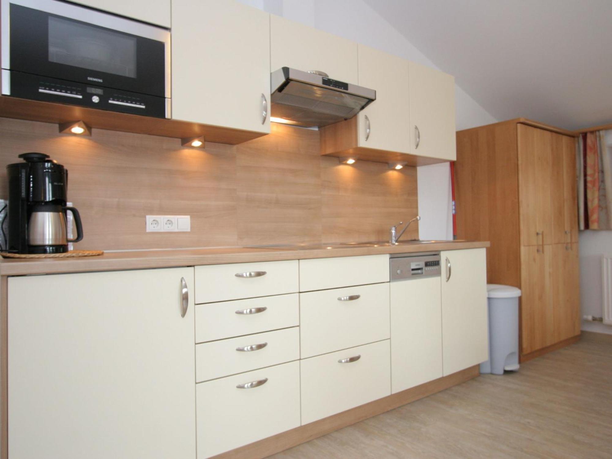 Charming Apartment In Uderns With Balcony Buitenkant foto